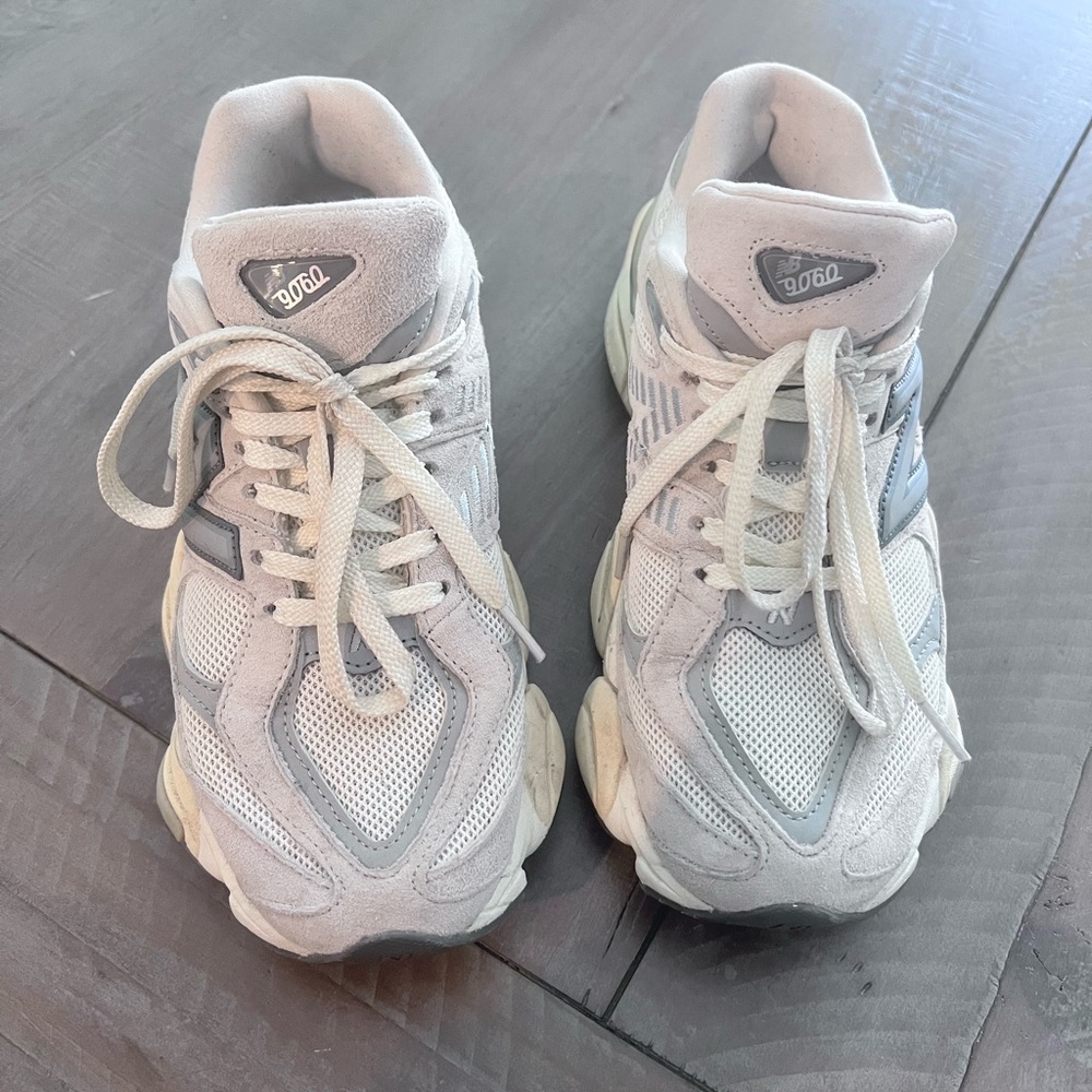 White Athletic Sneakers with Gray Accents